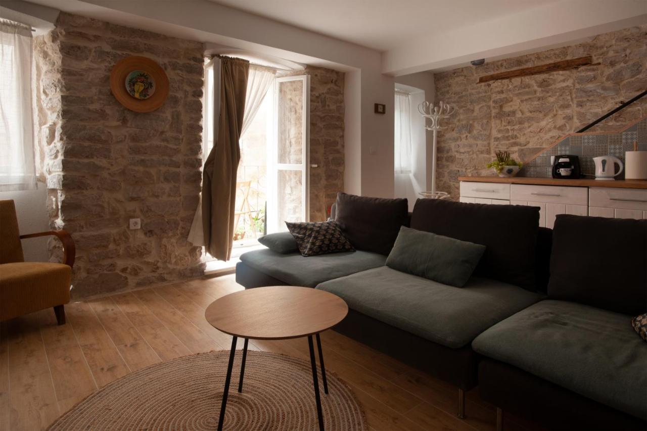 Sketches Of Milna Apartment Milna  Luaran gambar